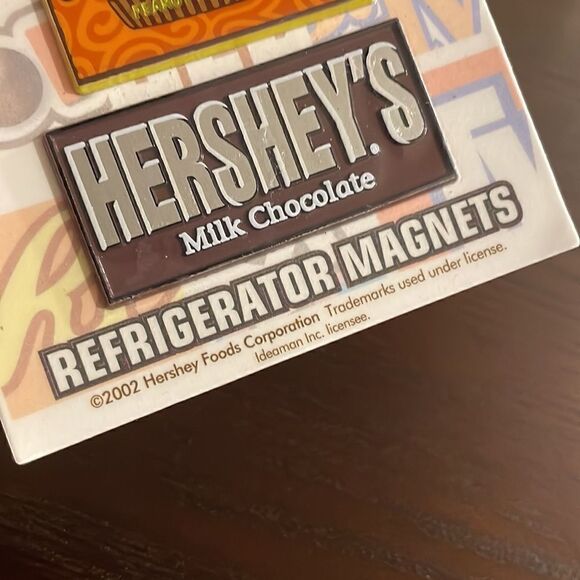 Hershey’s Souvenir Magnets Pack of 3 Refrigerator Magnets 2002 Vintage Chocolate - Picture 3 of 5